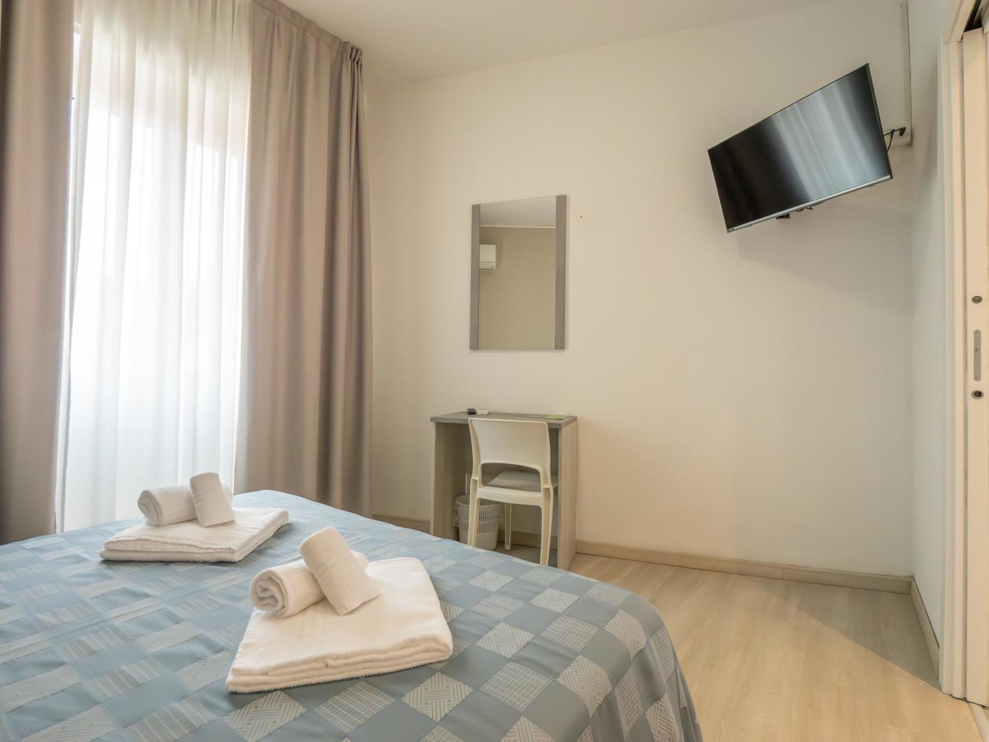 Hotel La Bussola 菲纳莱利古雷 外观 照片