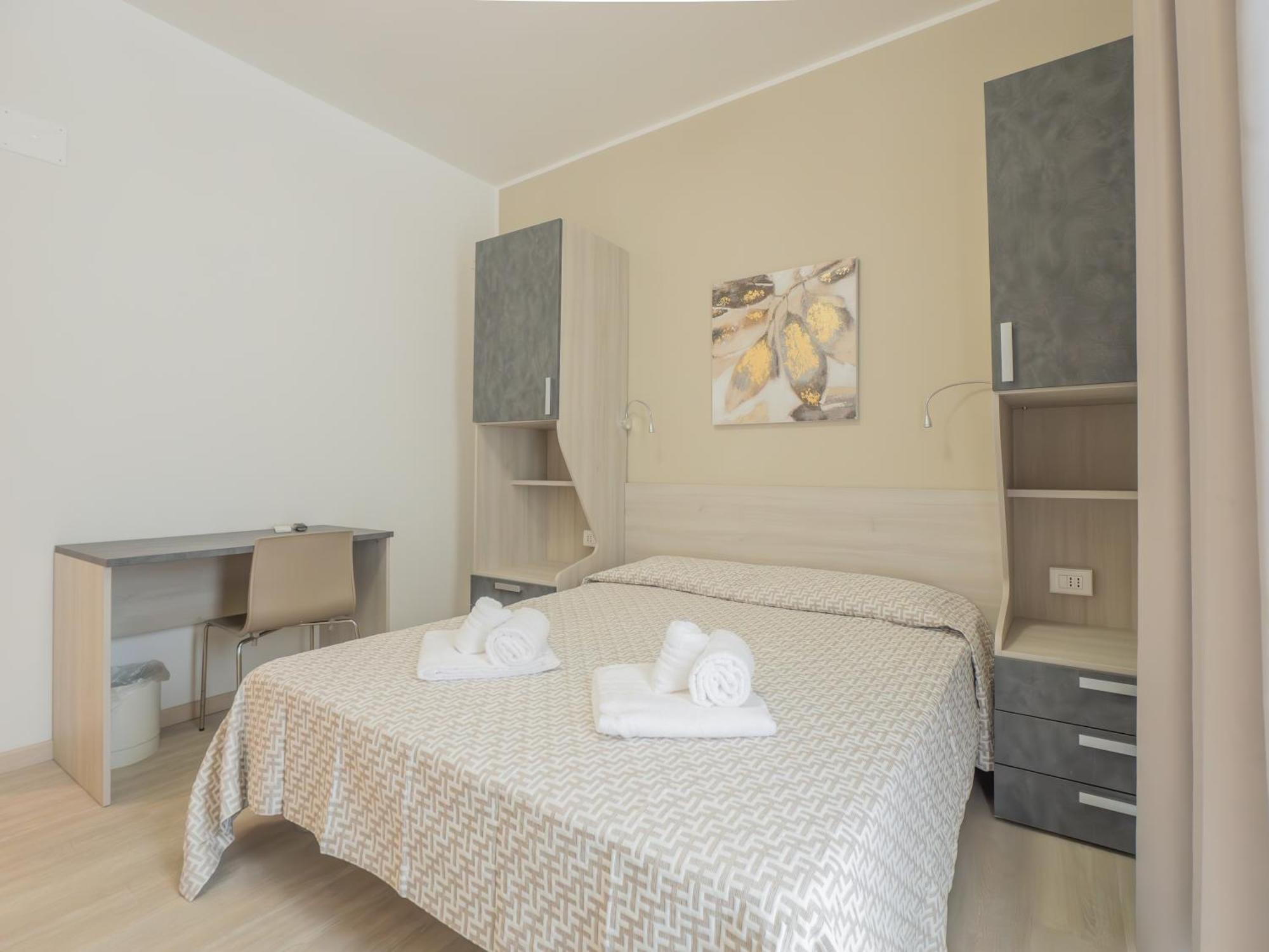 Hotel La Bussola 菲纳莱利古雷 外观 照片