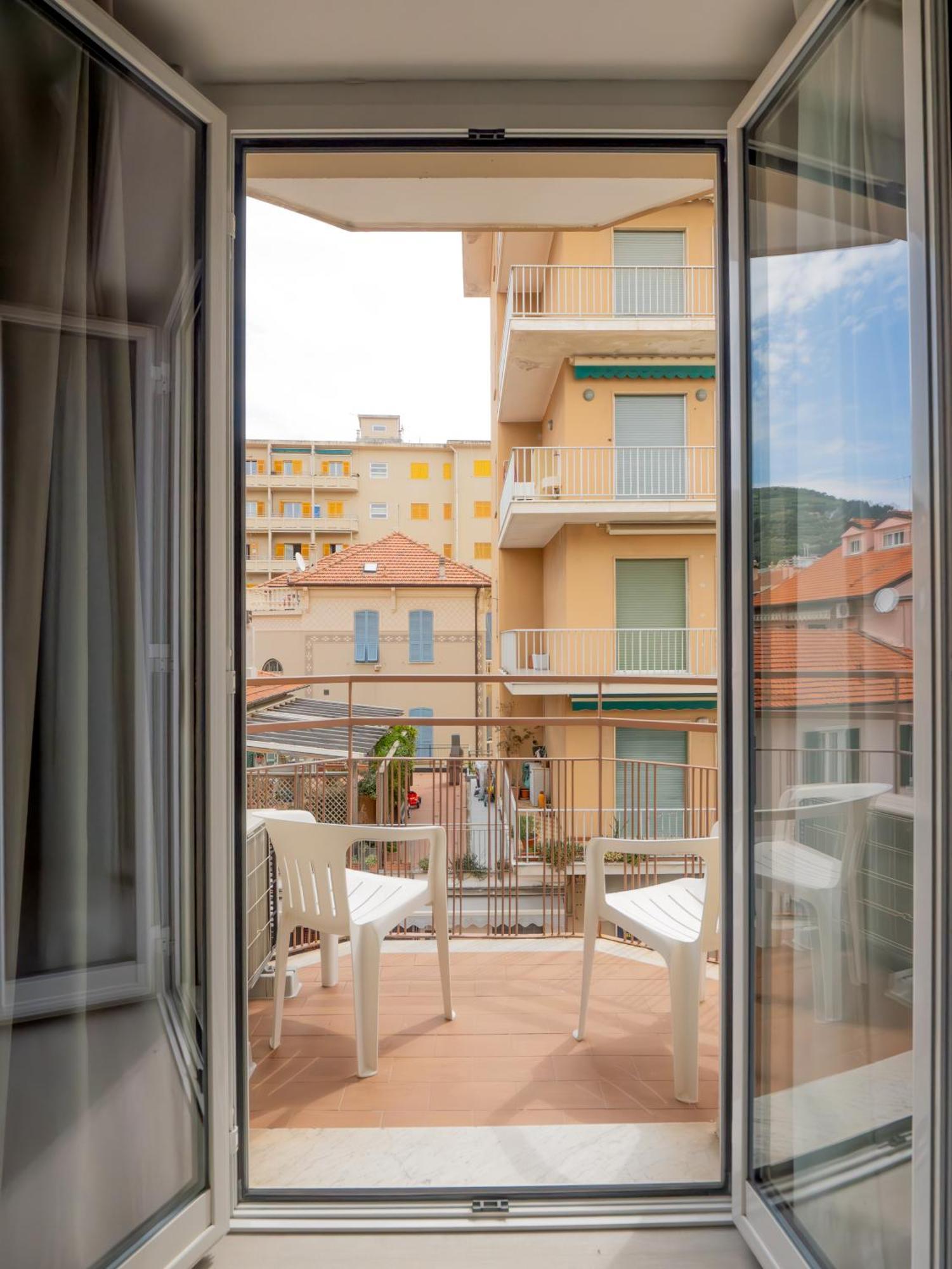 Hotel La Bussola 菲纳莱利古雷 外观 照片