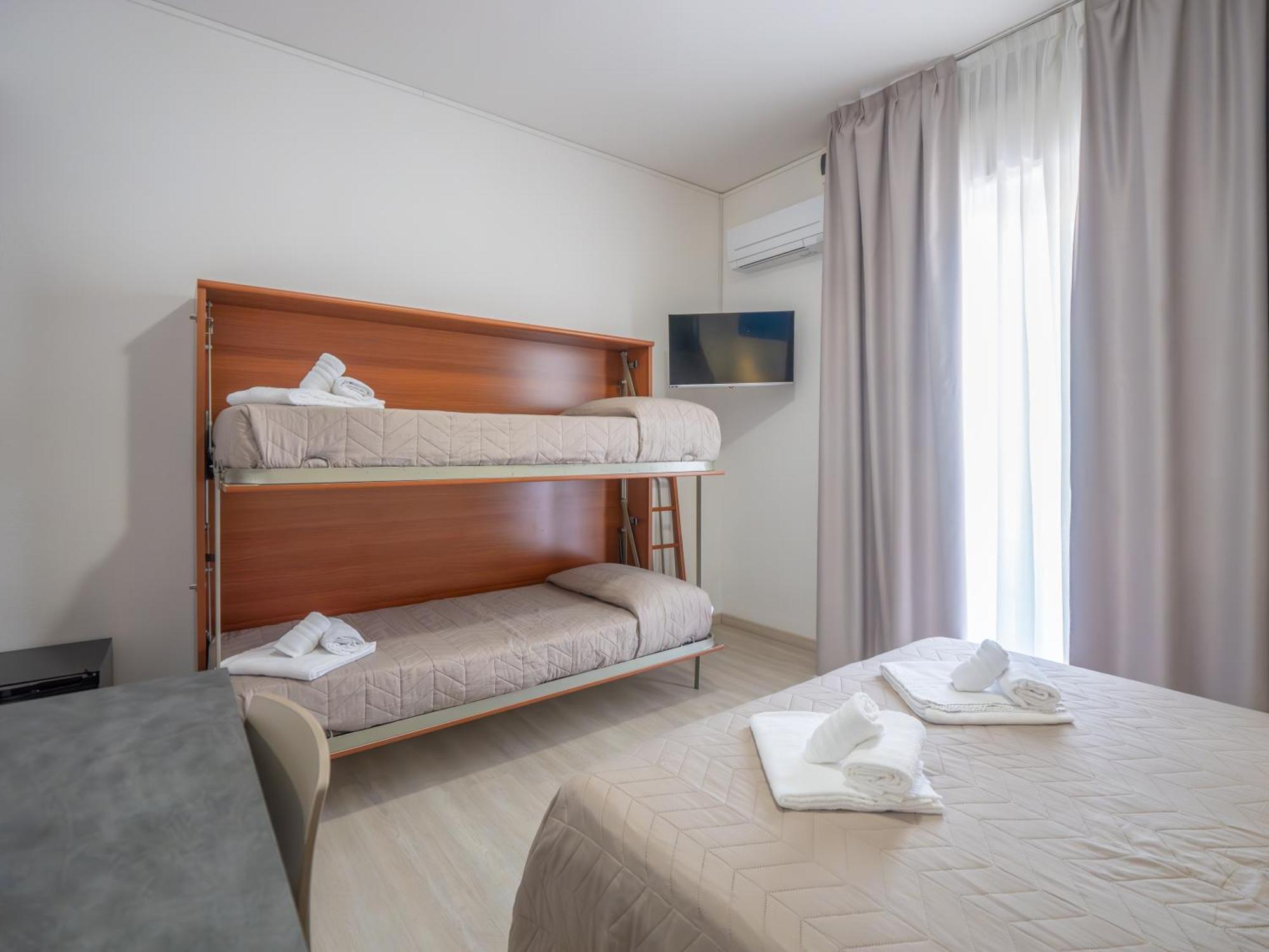 Hotel La Bussola 菲纳莱利古雷 外观 照片
