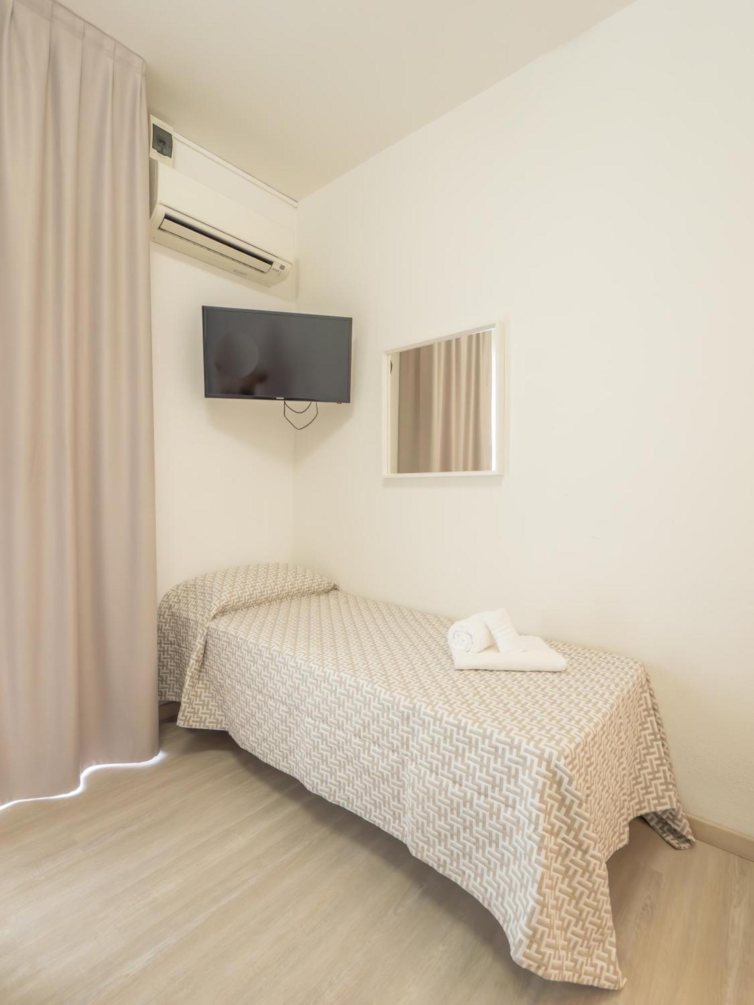Hotel La Bussola 菲纳莱利古雷 外观 照片